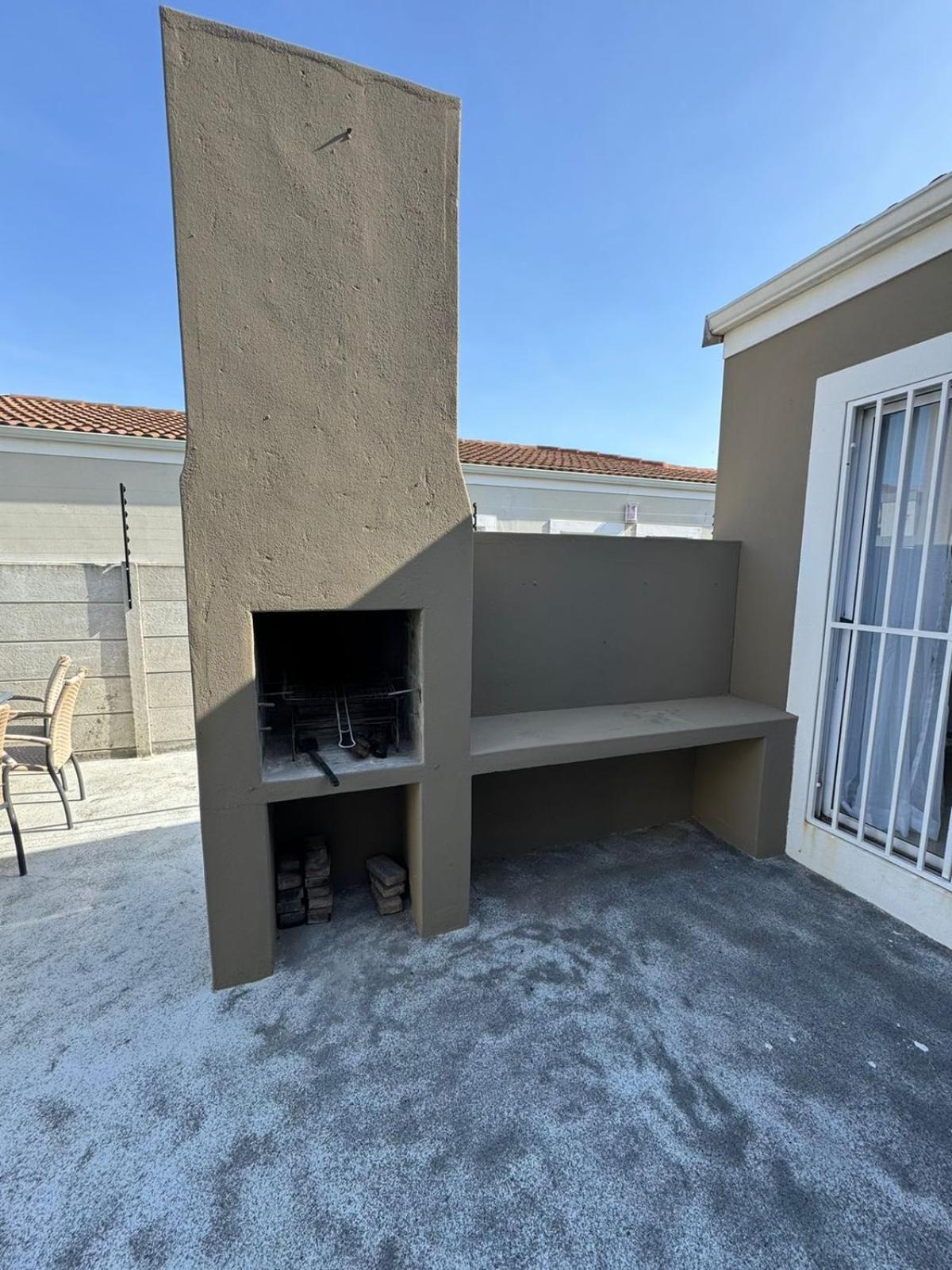 Blue Lily Haven Self Catering * Kaapstad